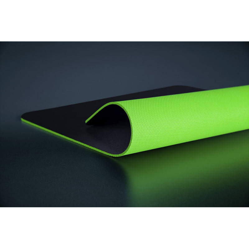 Ігрова поверхня Razer Gigantus V2 M (360x275x3мм), чорний RZ02-03330200-R3M1