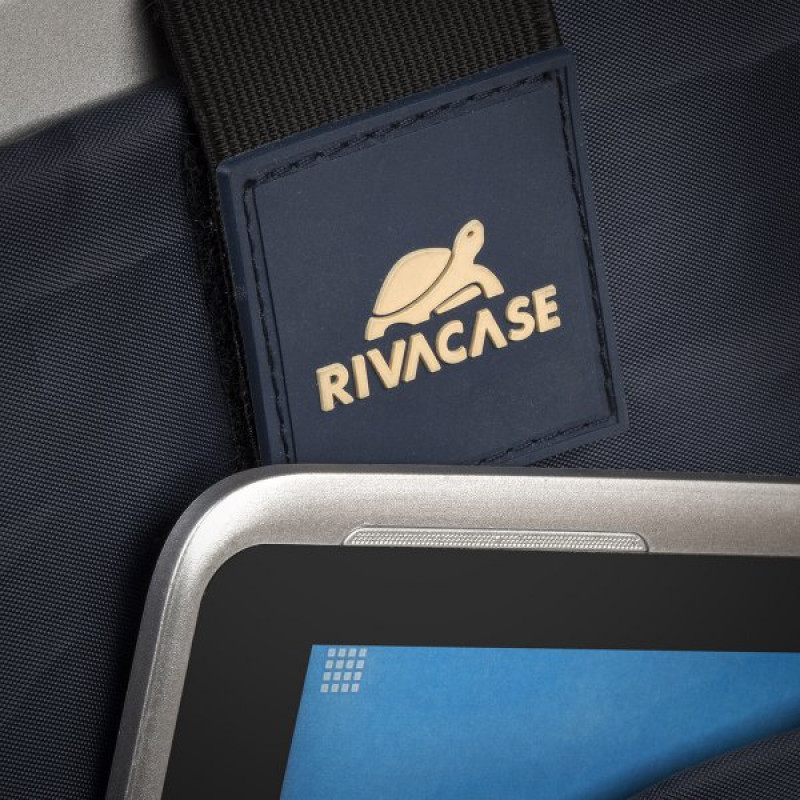 Рюкзак для ноутбука RivaCase 8460 чорний 17 дюймів.